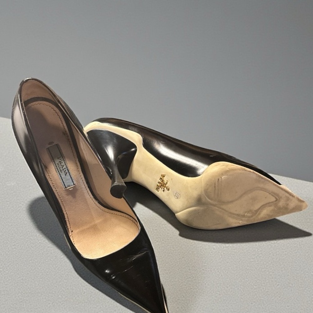 PRADA - Picture 4 of 5